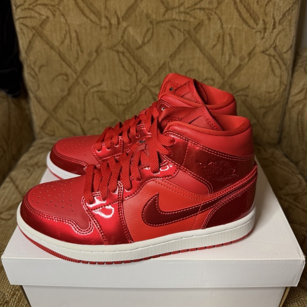 Air Jordan 1 Mid SE Women's Sneakers Size 6.5 University Red/Pomegranate